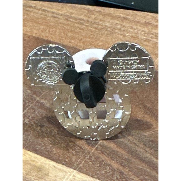 Epcot World Showcase Disney Pin Mickey Trading Pin Authentic Ears Lattice Canada - Picture 2 of 4